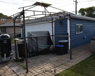 712Back Yard