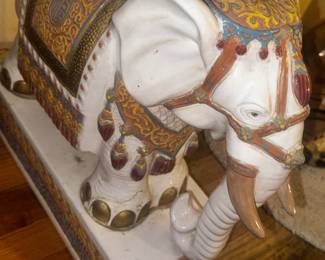 Large Elephant stand