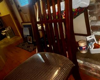 lots of nearly new Ashley Furniture chairs and table