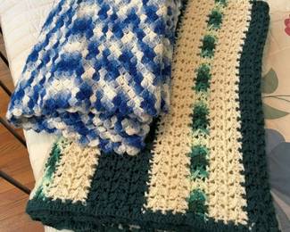 6280 Vintage Hand Knit Throwsmin