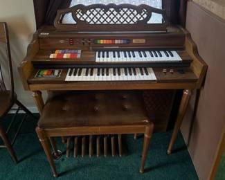 KIMBALL SWINGER 300 PIANO WITH SEAT