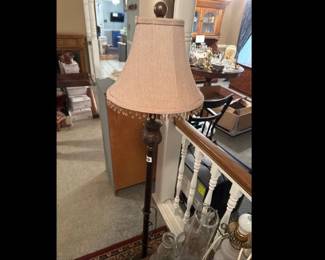 FLOOR LAMP