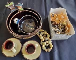 CW156Miscellaneous Kitchen Items 