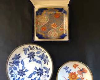 CW154Vintage Japanese Plates  Stands