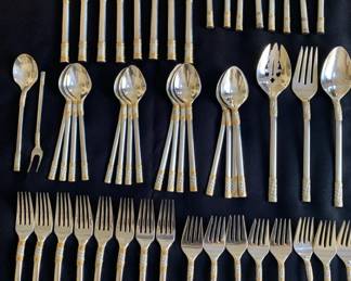 CW157VWallace Sterling Silverware Set