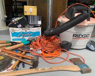 CW238Rigid Shopvac And Tools