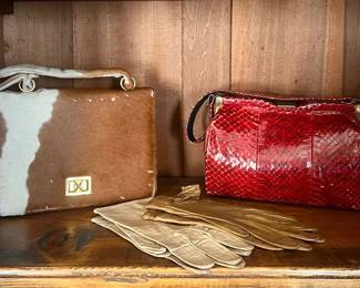 CW158Vintage Womens Handbags And Gloves 