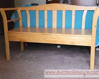 1 Rubberwood Bench with Storage in the Seat