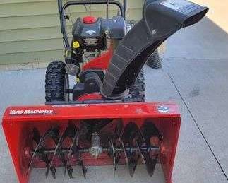 YARD MACHINES 30 Clearing Width 2 Stage SNOWBLOWER