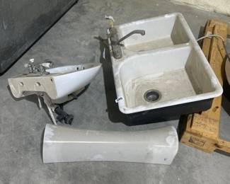 LOT OF SINKS