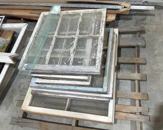 LOT OF VINTAGE WOOD FRAME WINDOWS