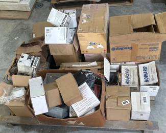 PALLET OF LIGHT BULBS , LIGHT FIXTURE, ETC