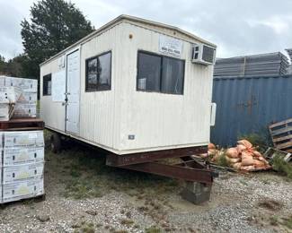 8x20 OFFICE TRAILER