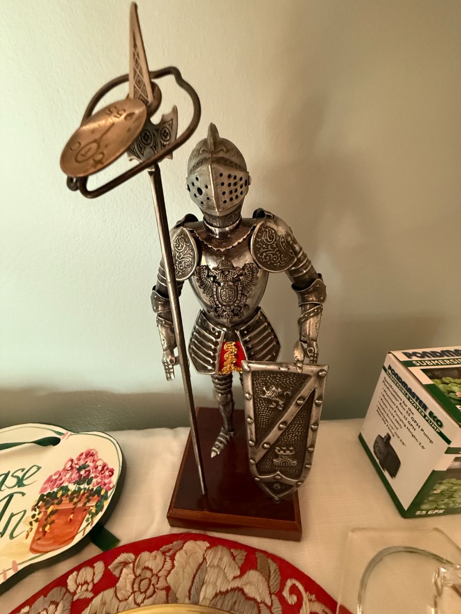 Letter opener knight