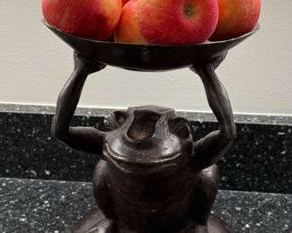 Froggy fruit holder