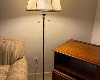 Floor lamp