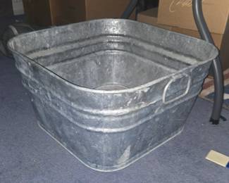 Wash tub