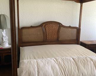 King size canopy bed