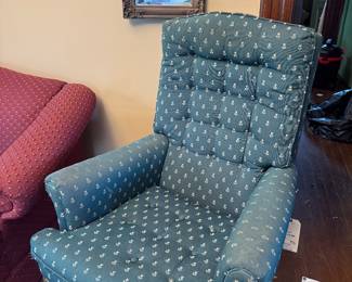 Great gently used are chair. Two available with discount if two are purchased at same time. Team with a friend or snatch both for a great buy. 