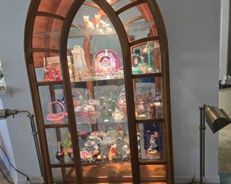 Cathedral Style Display Philip Reinisch Curio. USA