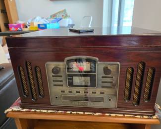 Crosley, Radio, Cassette, Turntable. Working!