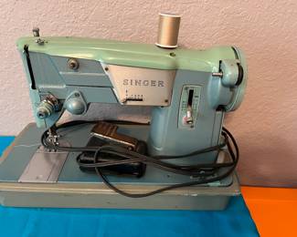 Vintage Green Singer