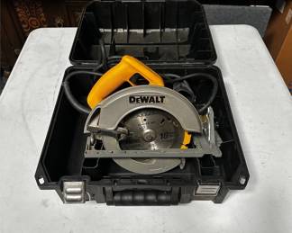 DeWalt DW368 7-1/4” Circular Saw w/ Carrying Case