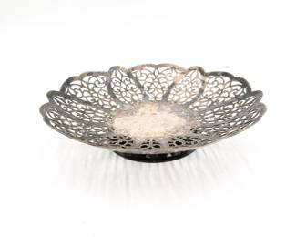 Meriden Silverplate Co. EPNS Footed Reticulated Bon Bon Dish