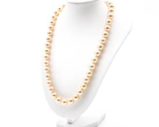 Pearl Necklace w/ Gold-Tone Lobster Clasp