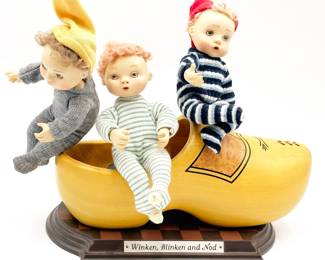 “Wynken, Blynken, and Nod” Figurine Display
