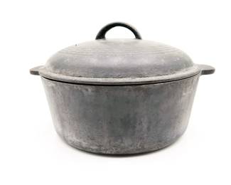 Vintage Renfrow Ware L.A. Cast Iron Dutch Oven