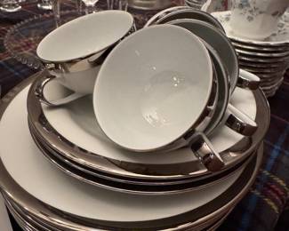 Ralph Lauren China -- Set of 8 dinner Plates, Set of 8 Salad Plates, Set of 8 Bread & Butter Plates and Set of 8 Cups & Saucers. Photo 2 of 2.