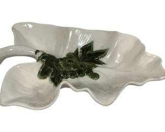 1962 - Hull Pottery Leaf Tray 14 x 10
