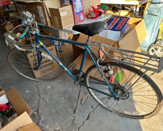 Vintage Schwinn men's bike