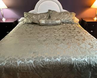 Multiple bedding sets like new.  King size