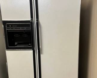 GE No Frost Refrigerator Freezer