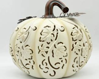 87 IndoorOutdoorIlluminatedLargePumpkin