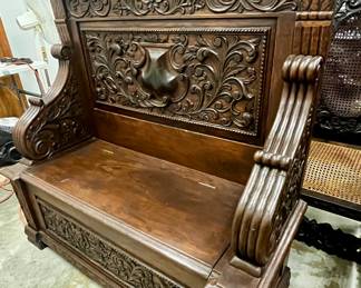 Cool carved bench/storage