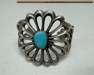 Gorgeous Native American Sterling Sandcast And Torquoise Old Pawn Cuff 77grams