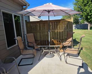 Patio Table with Umbrella and 6 Chairs
