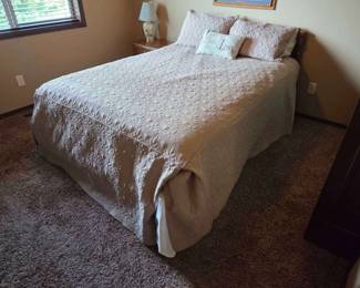 Queen Bedroom Set Complete with Dressers and End Table