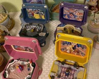 Disney princesses' music boxes