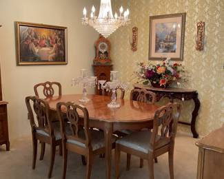 Pure elegance, beautiful dining room furniture and wall decor