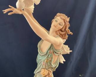 Beautiful large Giuseppe Armani Porcelain sculpture from Florence, Italy