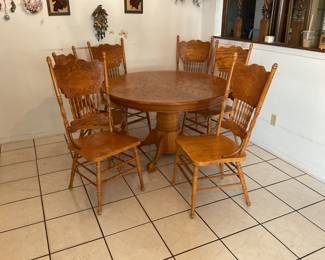 round claw foot table-48x30 & 6 chairs 18x43