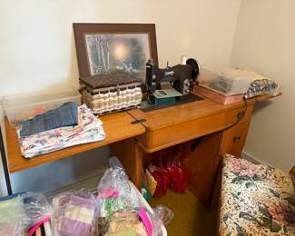 DOMESTIC ROTARY SEWING MACHINE AND TABLE