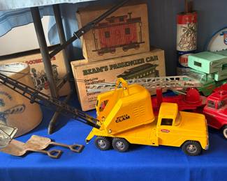 TONKA MOBILE CLAM AND BUDDY L FIRE TRUCK