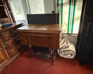 SEWING MACHINE CABINET