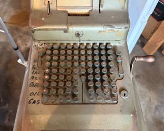 VINTAGE CASH REGISTER