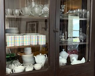 LOTS OF JEANETTE GLASS IRIS AND HERRINGBONE GLASSWARE